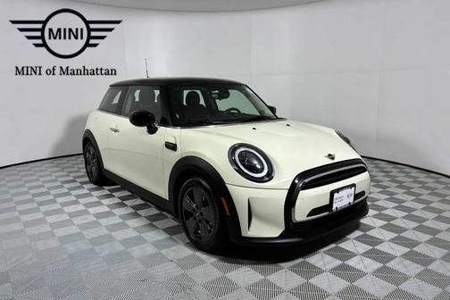 Pepper White 2023 MINI Hardtop Cooper
