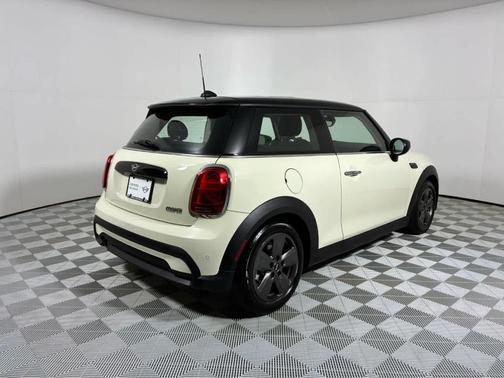 Pepper White 2023 MINI Hardtop Cooper