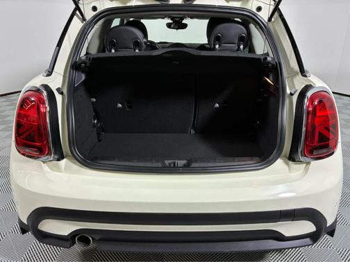 Pepper White 2023 MINI Hardtop Cooper