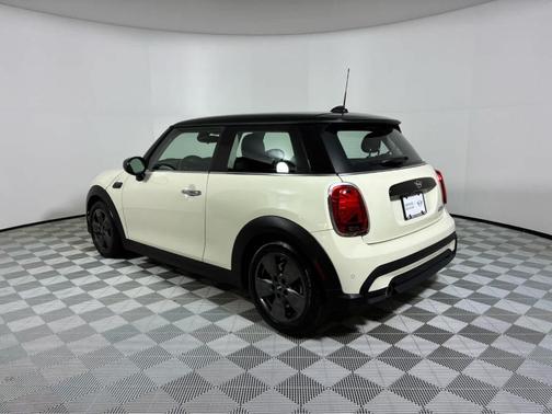 Pepper White 2023 MINI Hardtop Cooper