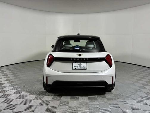 White Metallic 2026 MINI Hardtop EDITION