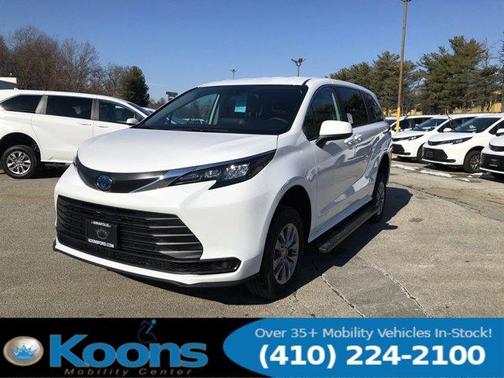 2024 Toyota Sienna LE