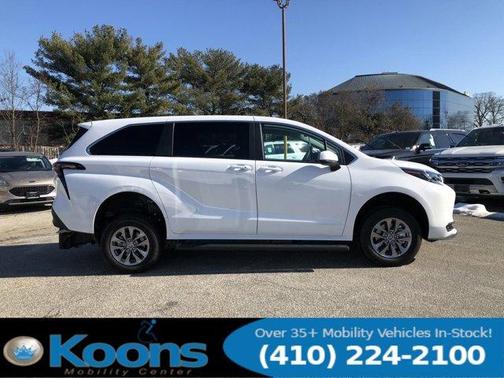 2024 Toyota Sienna LE