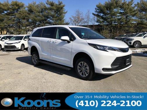 2024 Toyota Sienna LE