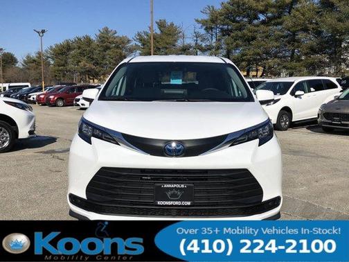 2024 Toyota Sienna LE
