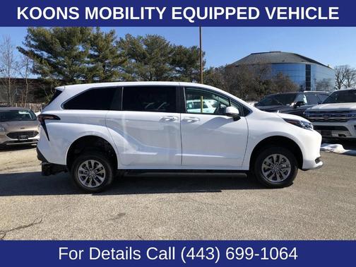 2024 Toyota Sienna LE