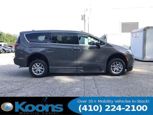 2024 Chrysler Pacifica Touring-L
