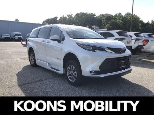 2024 Toyota Sienna XLE