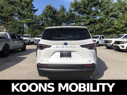 2024 Toyota Sienna XLE