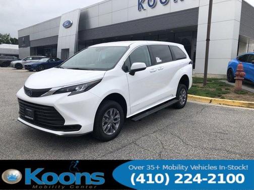 2024 Toyota Sienna LE