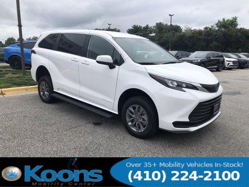 2024 Toyota Sienna LE