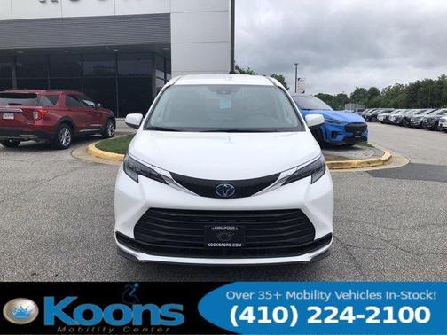 2024 Toyota Sienna LE