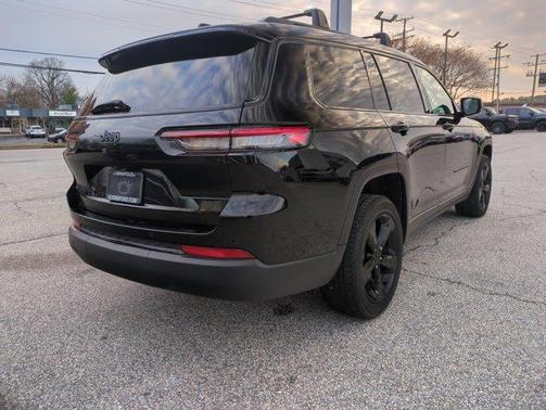 2022 Jeep Grand Cherokee L Laredo