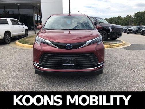 2024 Toyota Sienna XLE