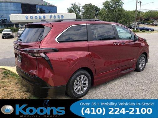 2024 Toyota Sienna XLE