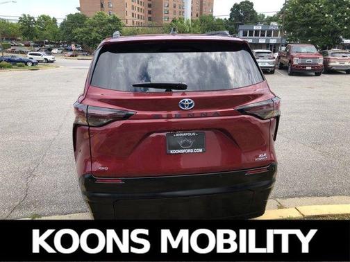 2024 Toyota Sienna XLE