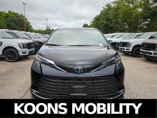 2024 Toyota Sienna XLE