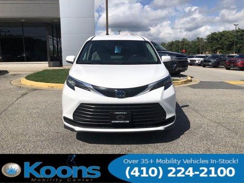 2024 Toyota Sienna LE