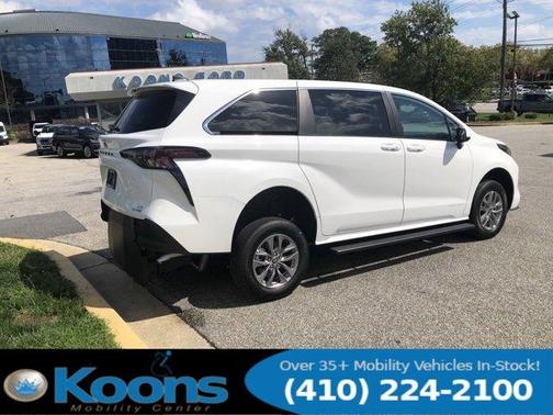 2024 Toyota Sienna LE