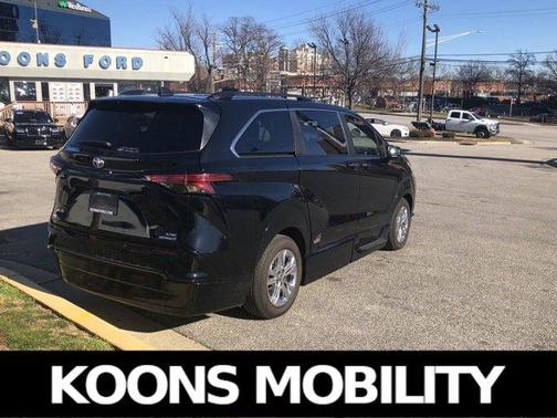 2023 Toyota Sienna XSE