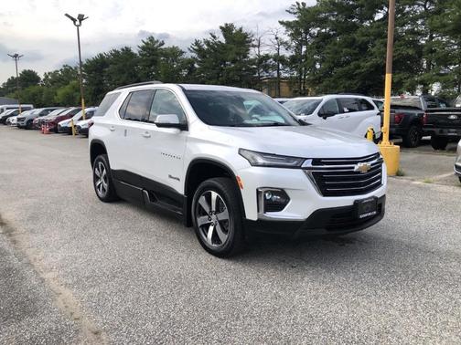 2022 Chevrolet Traverse LT Leather