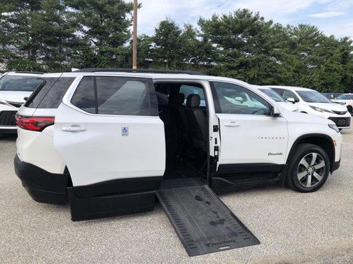 2022 Chevrolet Traverse LT Leather