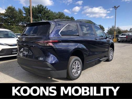 2024 Toyota Sienna XLE
