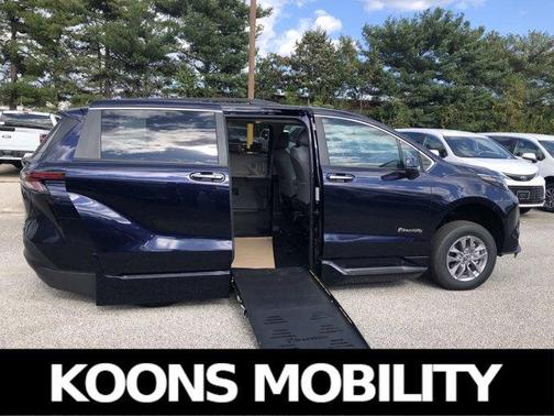2024 Toyota Sienna XLE