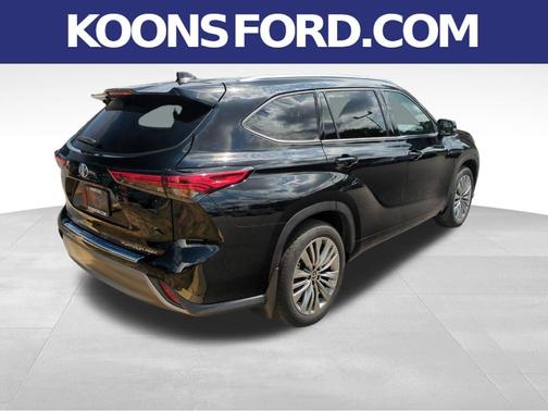 2022 Toyota Highlander Platinum
