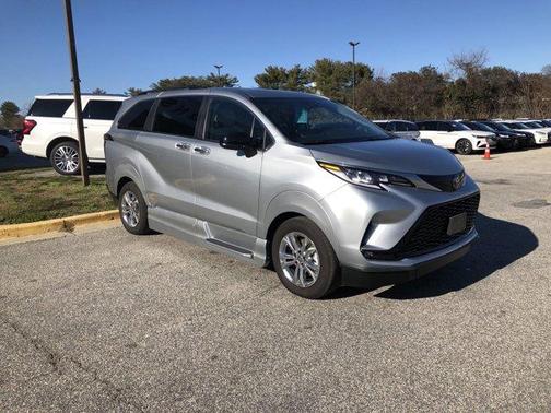 2023 Toyota Sienna XSE