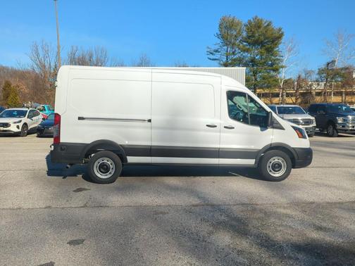 2026 Ford Transit-250 148 WB Medium Roof Cargo
