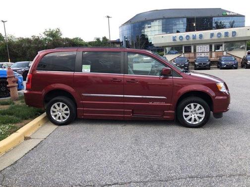 2015 Chrysler Town & Country Touring