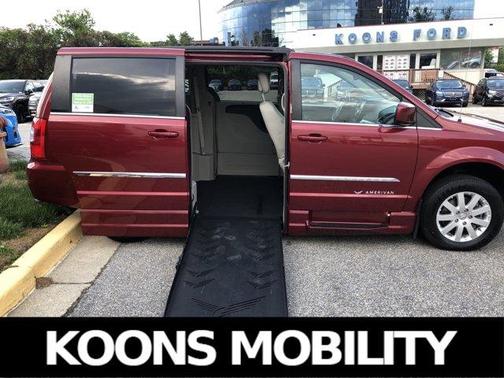 2015 Chrysler Town & Country Touring