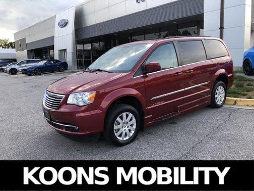 2015 Chrysler Town & Country Touring