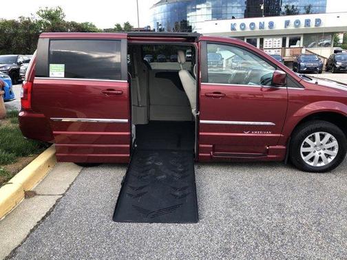 2015 Chrysler Town & Country Touring