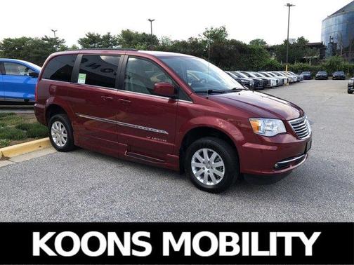2015 Chrysler Town & Country Touring