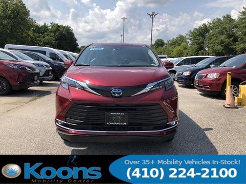 2024 Toyota Sienna XLE
