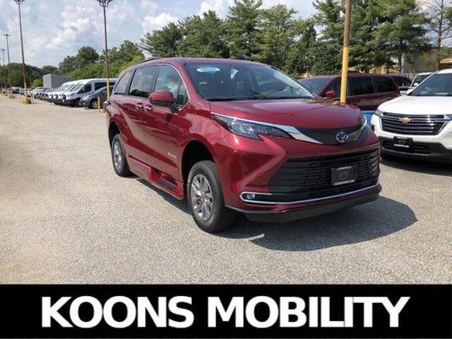 2024 Toyota Sienna XLE