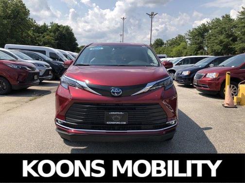 2024 Toyota Sienna XLE