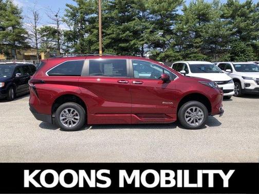 2024 Toyota Sienna XLE