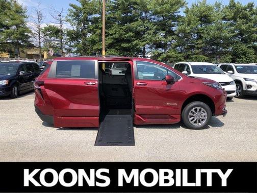 2024 Toyota Sienna XLE