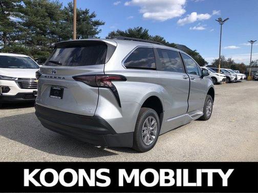 2024 Toyota Sienna XLE