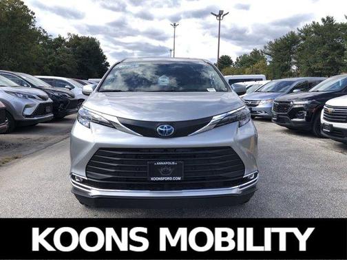 2024 Toyota Sienna XLE