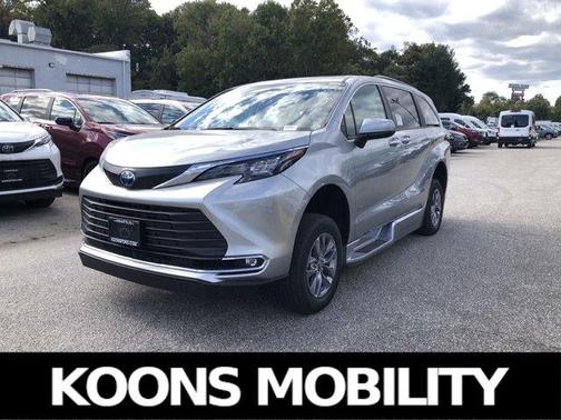 2024 Toyota Sienna XLE