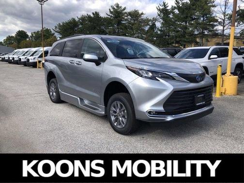 2024 Toyota Sienna XLE