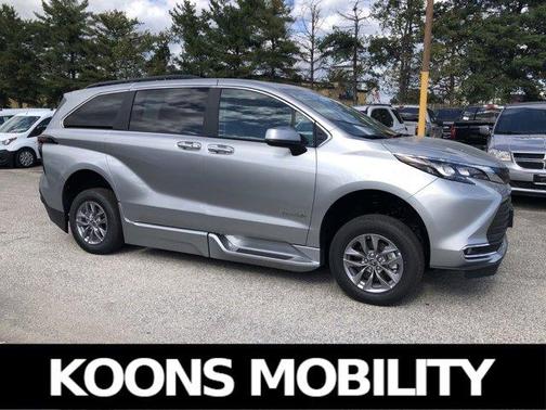 2024 Toyota Sienna XLE