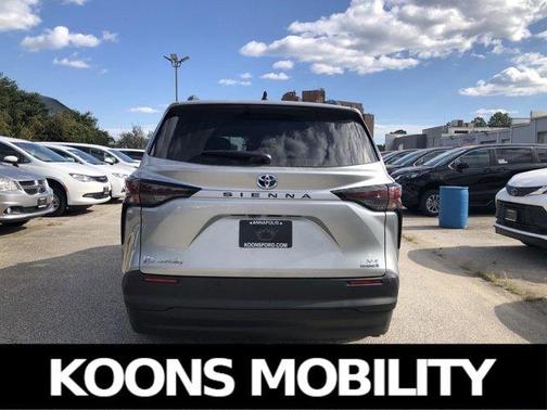 2024 Toyota Sienna XLE