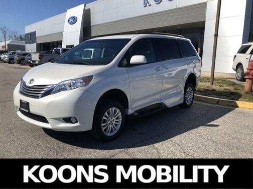 2017 Toyota Sienna XLE