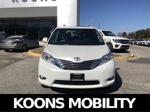 2017 Toyota Sienna XLE