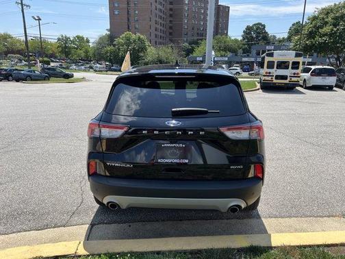 2022 Ford Escape Titanium